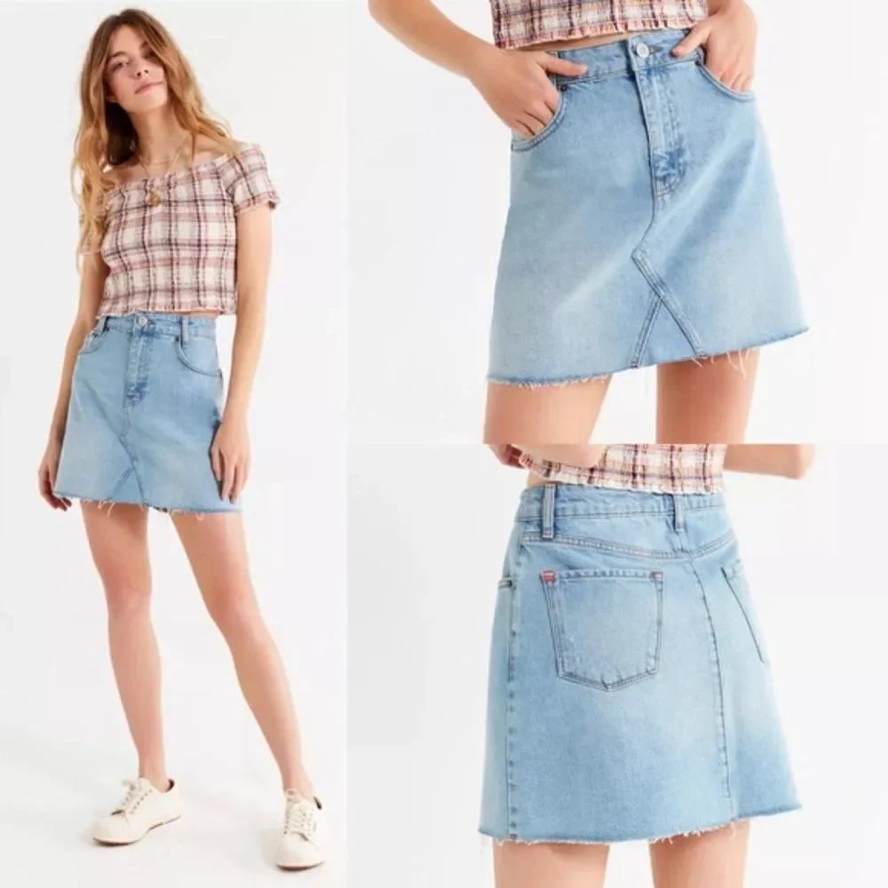 Urban Outfitters BDG Jean distressed raw hemmed denim skirt sz medium